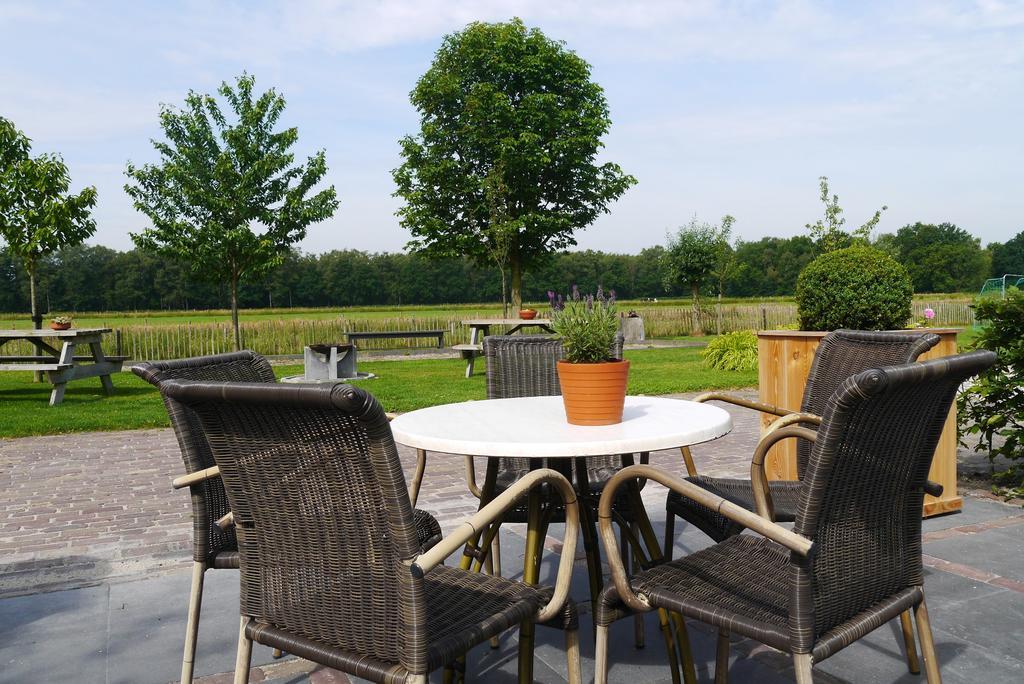 Oranje Hoeve Bed & Breakfast Helenaveen Exterior photo