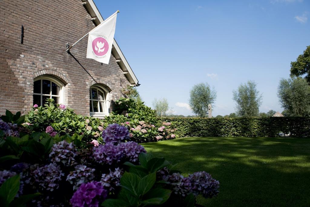 Oranje Hoeve Bed & Breakfast Helenaveen Exterior photo